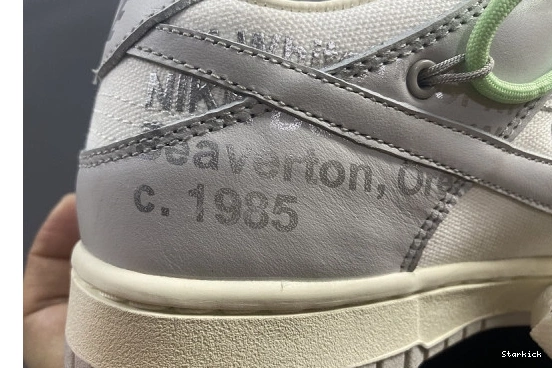 Lot Dunk DM1602-108 O-W 7 Low Nike 0324